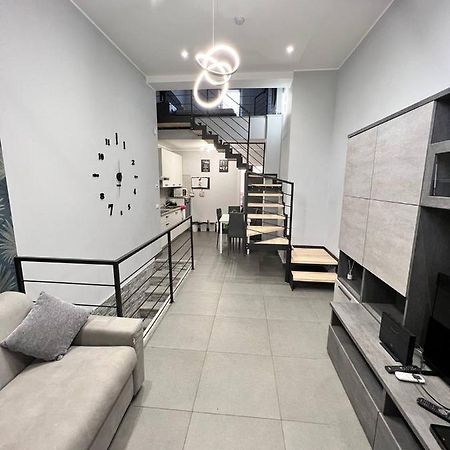 شقة Modern Loft Center Of Turin + Jacuzzi 30M Metro كولّينيو المظهر الخارجي الصورة