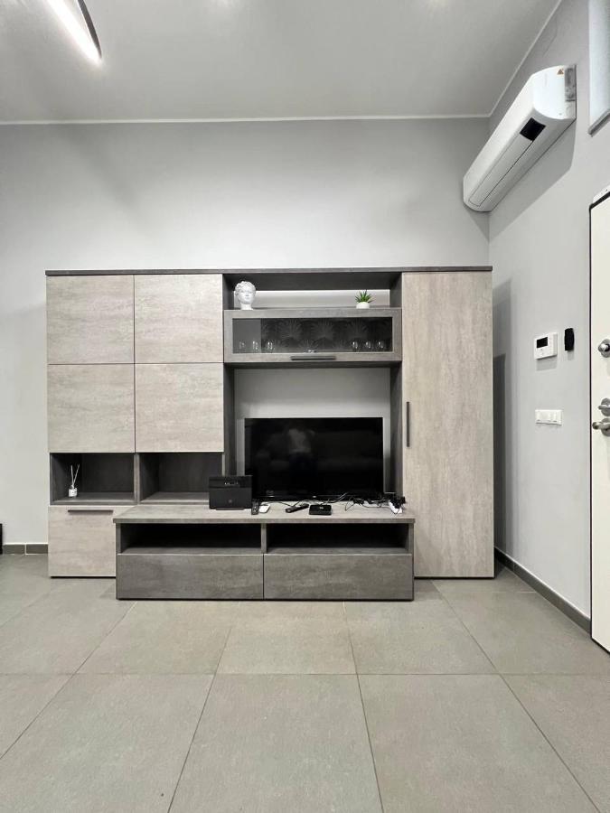 شقة Modern Loft Center Of Turin + Jacuzzi 30M Metro كولّينيو المظهر الخارجي الصورة