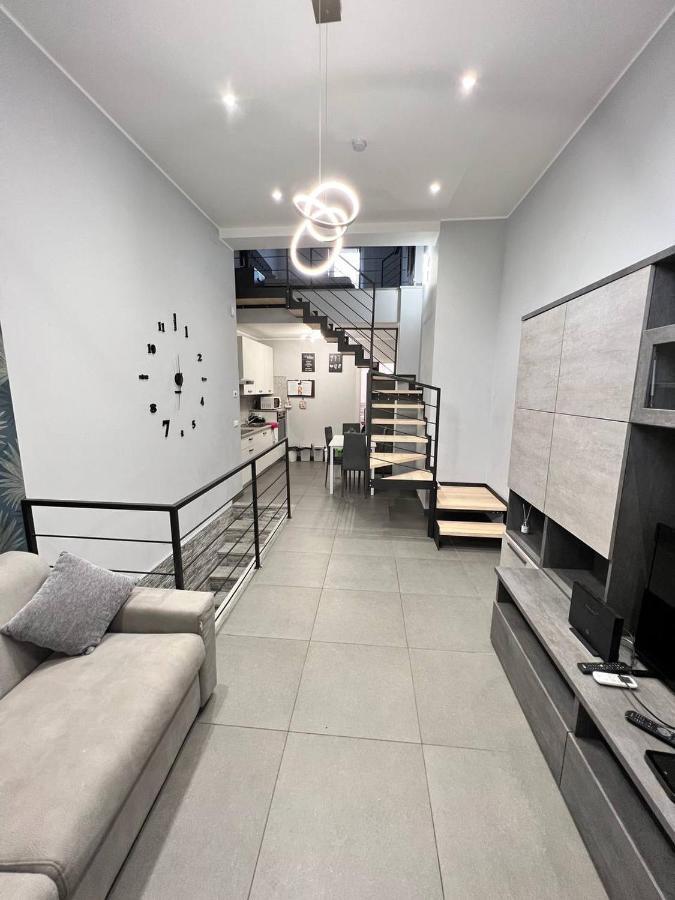 شقة Modern Loft Center Of Turin + Jacuzzi 30M Metro كولّينيو المظهر الخارجي الصورة