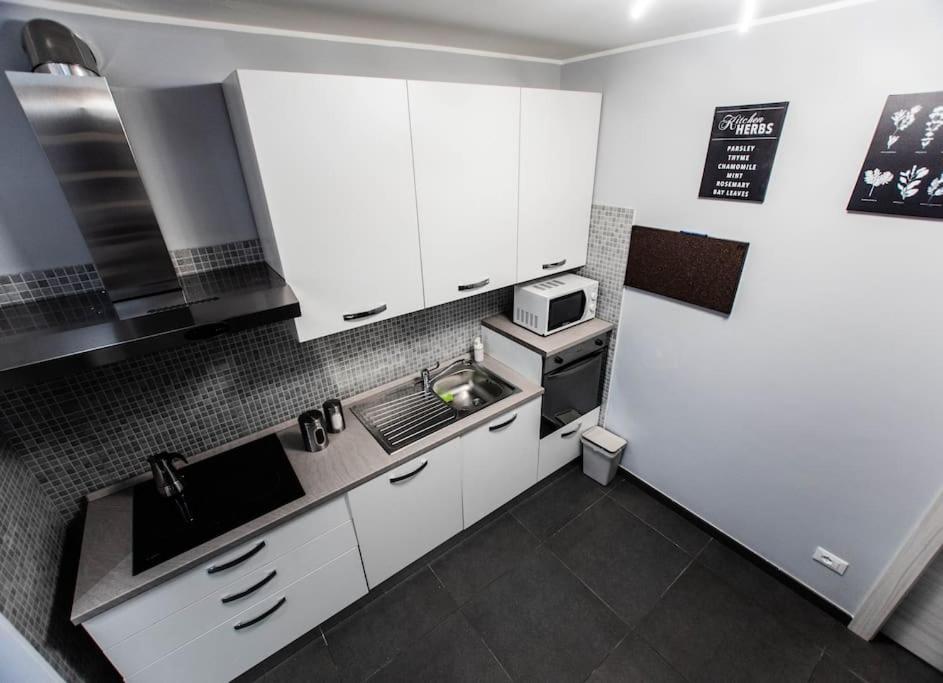 شقة Modern Loft Center Of Turin + Jacuzzi 30M Metro كولّينيو المظهر الخارجي الصورة