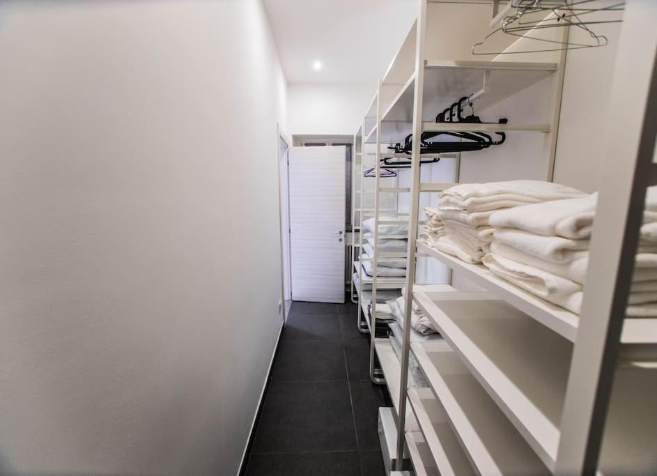 شقة Modern Loft Center Of Turin + Jacuzzi 30M Metro كولّينيو المظهر الخارجي الصورة