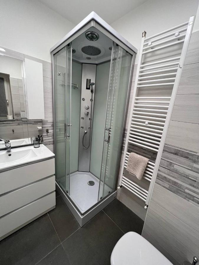 شقة Modern Loft Center Of Turin + Jacuzzi 30M Metro كولّينيو المظهر الخارجي الصورة